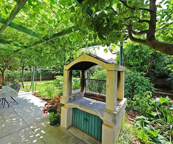 Girica Апартаменты